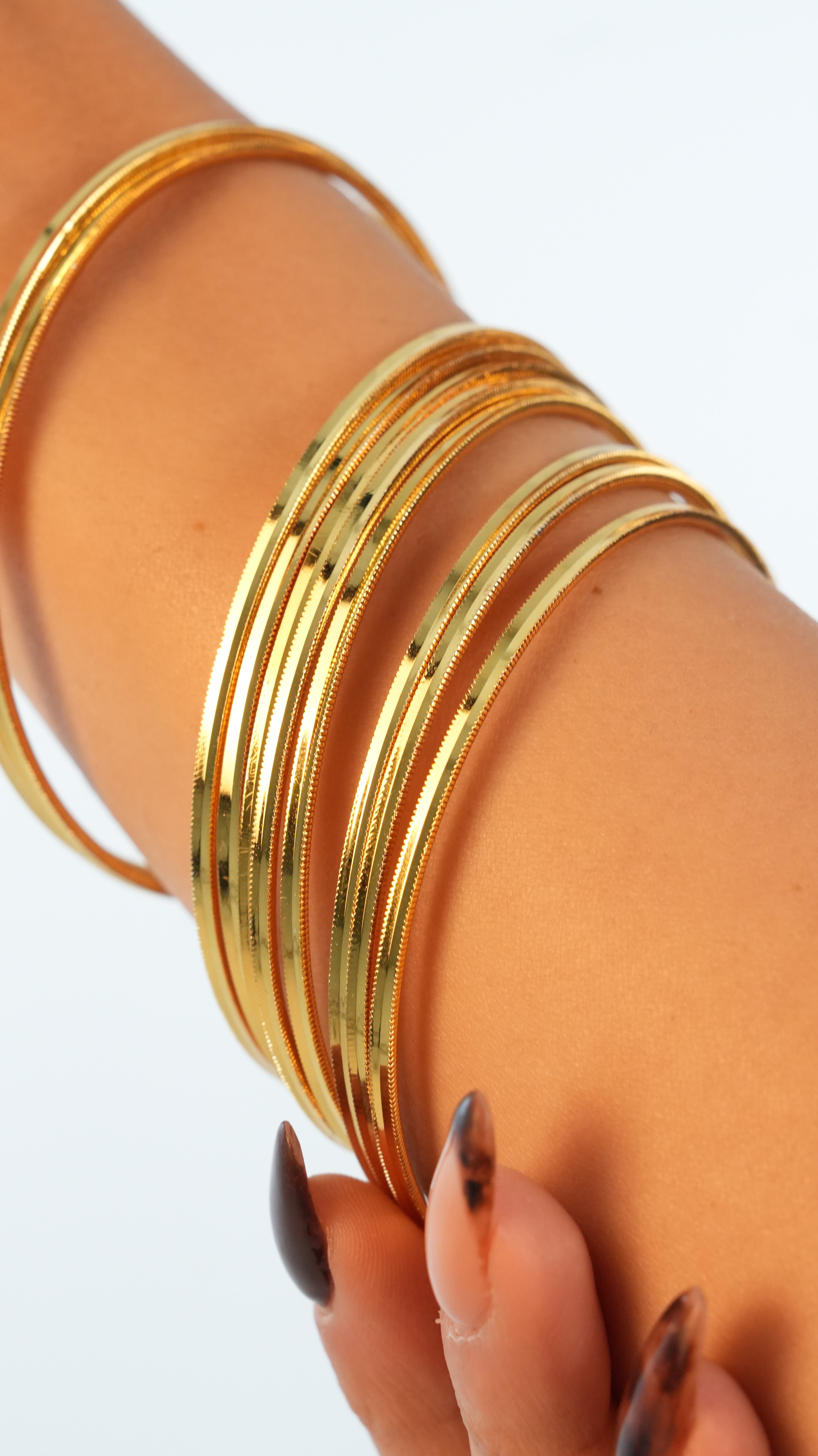 22 Ayar Altın Görünümlü Oluklu Ajda Model Bilezik – 3'lü Set