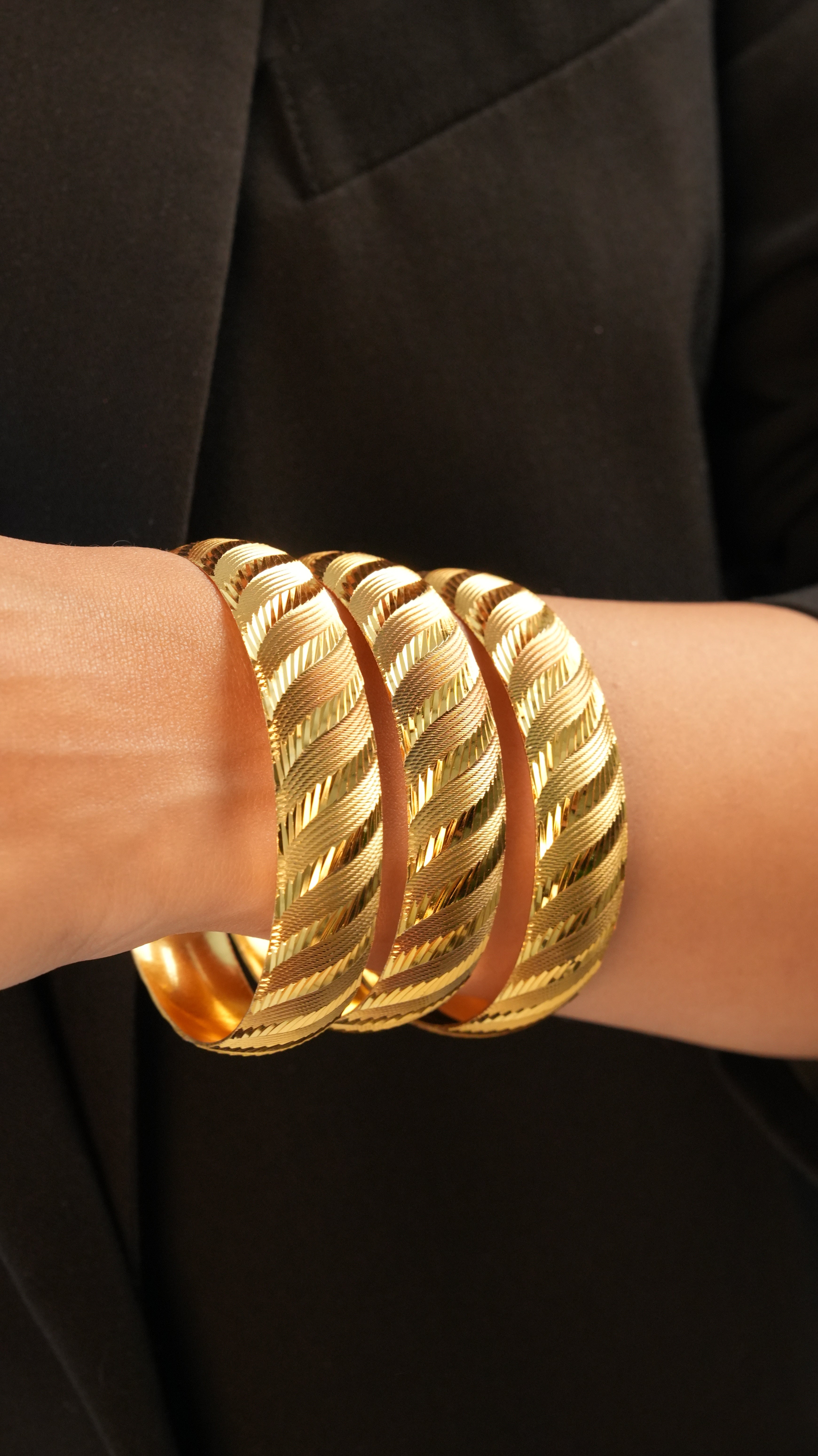 22 Ayar Altın Görünümlü Rüzgar Model Bilezik