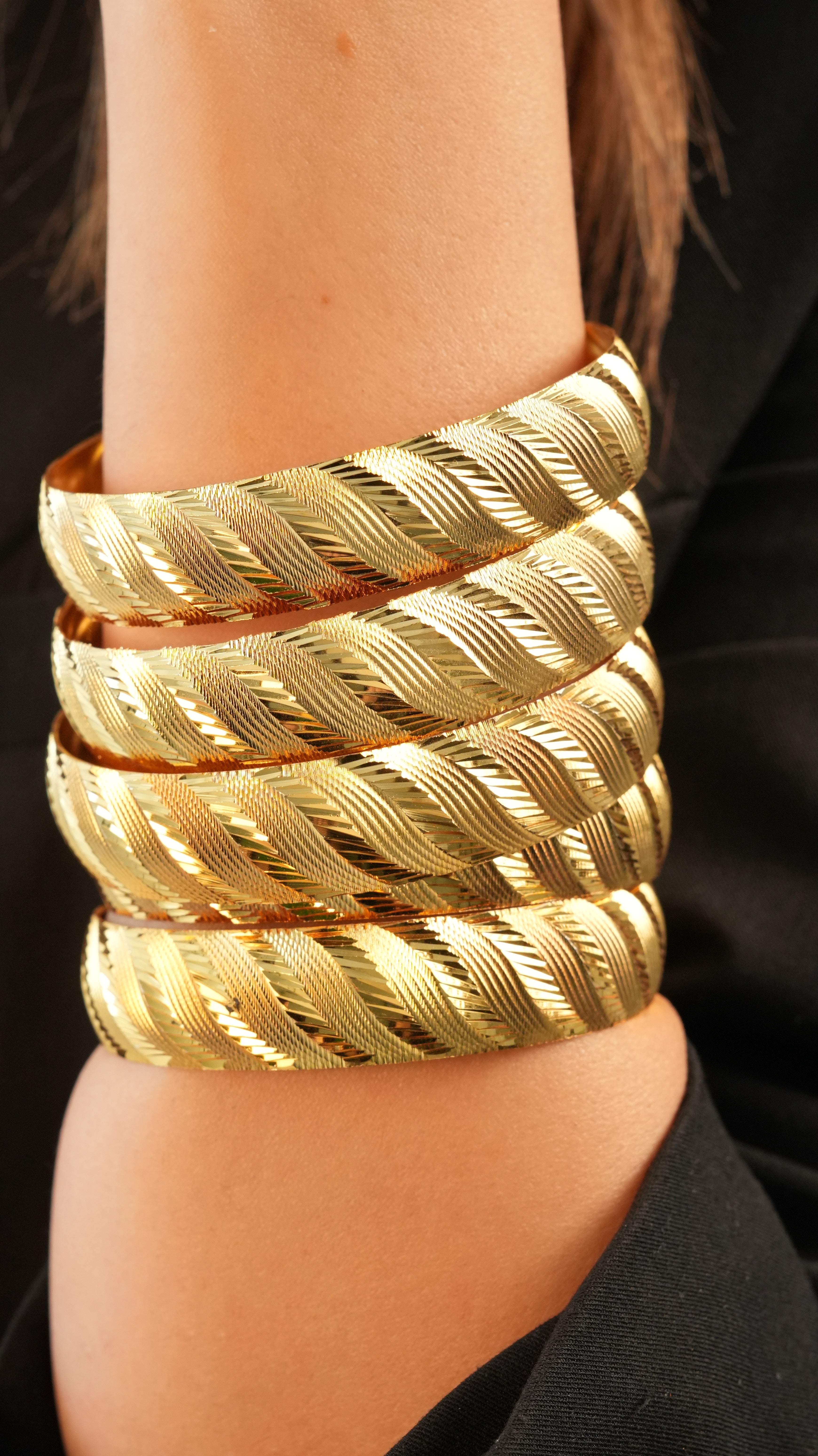 22 Ayar Altın Görünümlü Rüzgar Model Bilezik