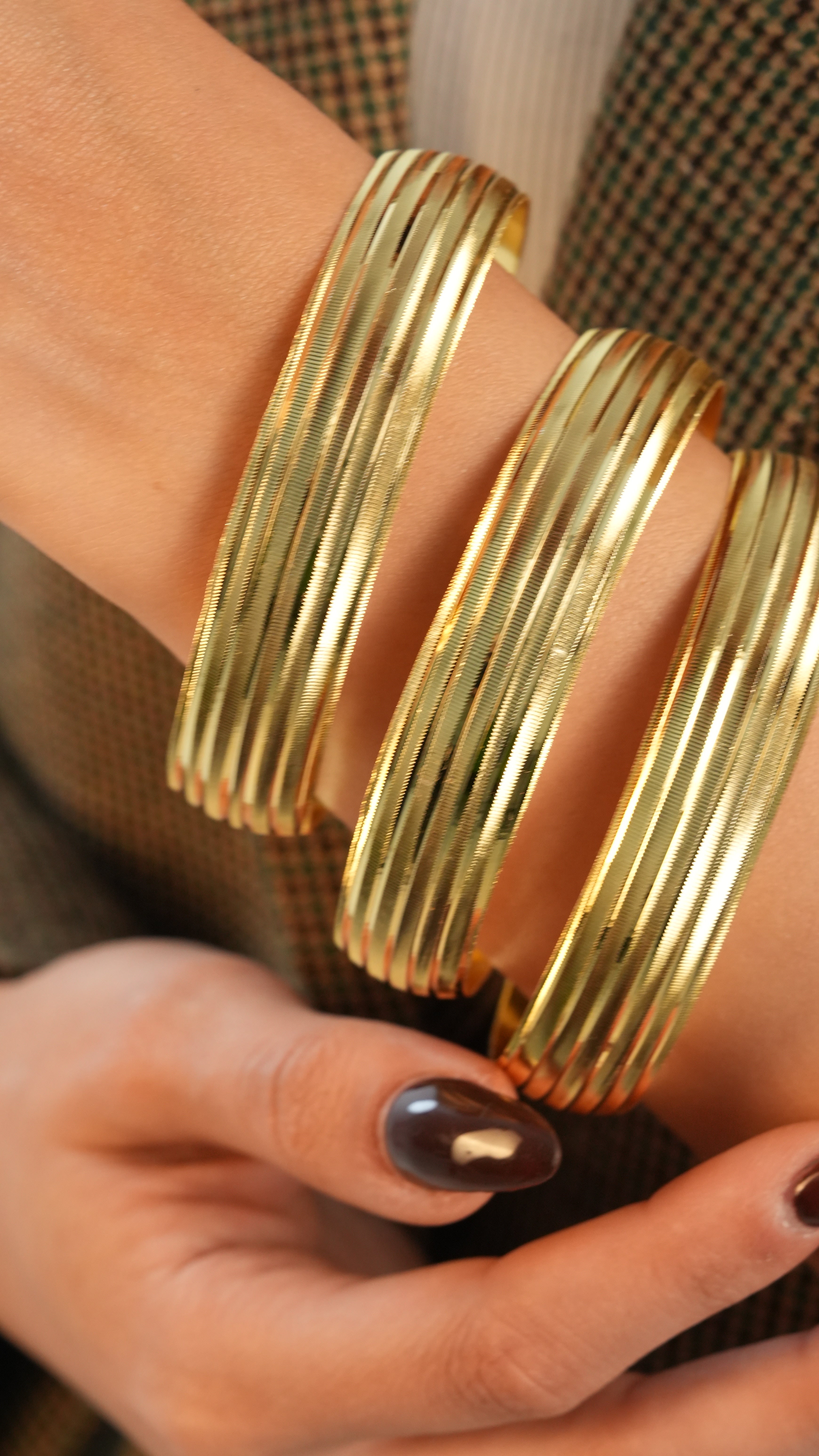 22 Ayar Altın Görünümlü Çiğdem Modeli Bilezik